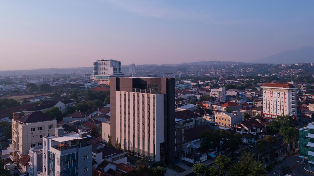 Rez Hotel Semarang Ngoại thất bức ảnh